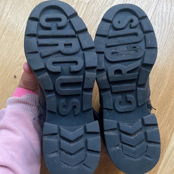 Extremely well-loved pair of Sam Edelman circus boots. Amazing treads still. - Picture 4 of 7